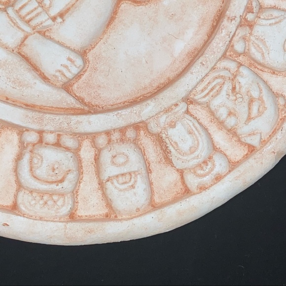 EUC Vintage 90’s Plaster Mayan Calendar Wheel Souvenir from Cancun, Mexico - Picture 5 of 14